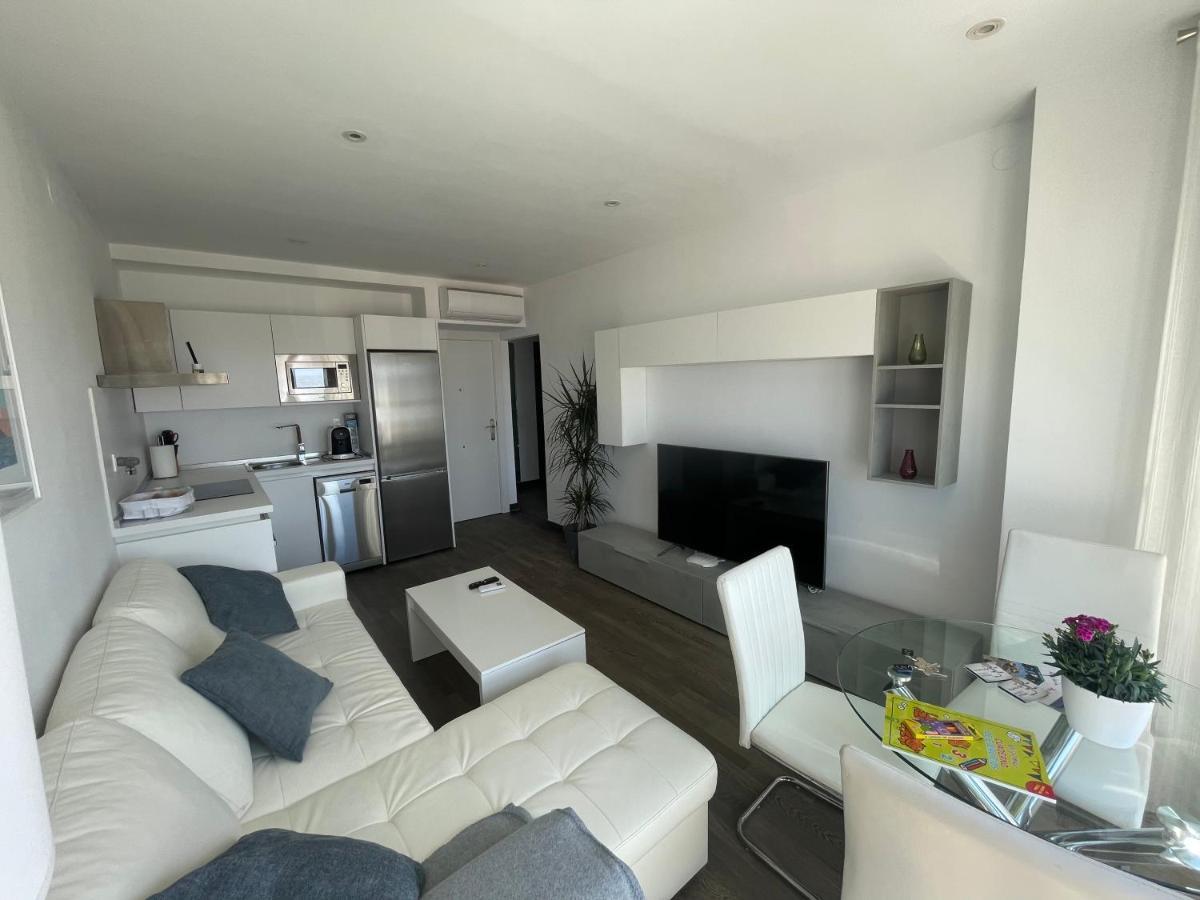 Apartamento 5 Home Suites Almeria Bagian luar foto